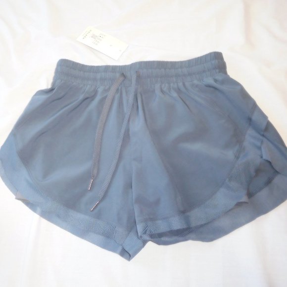 NEW HALARA Women Shorts NWT SMALL Dark Grey w/Navy Blue Tennis Activewear Yoga - Picture 1 of 6